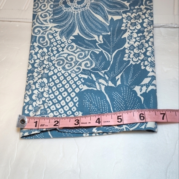 Talbot's women's blue floral print relaxed chino pants size (4) - Picture 10 of 13